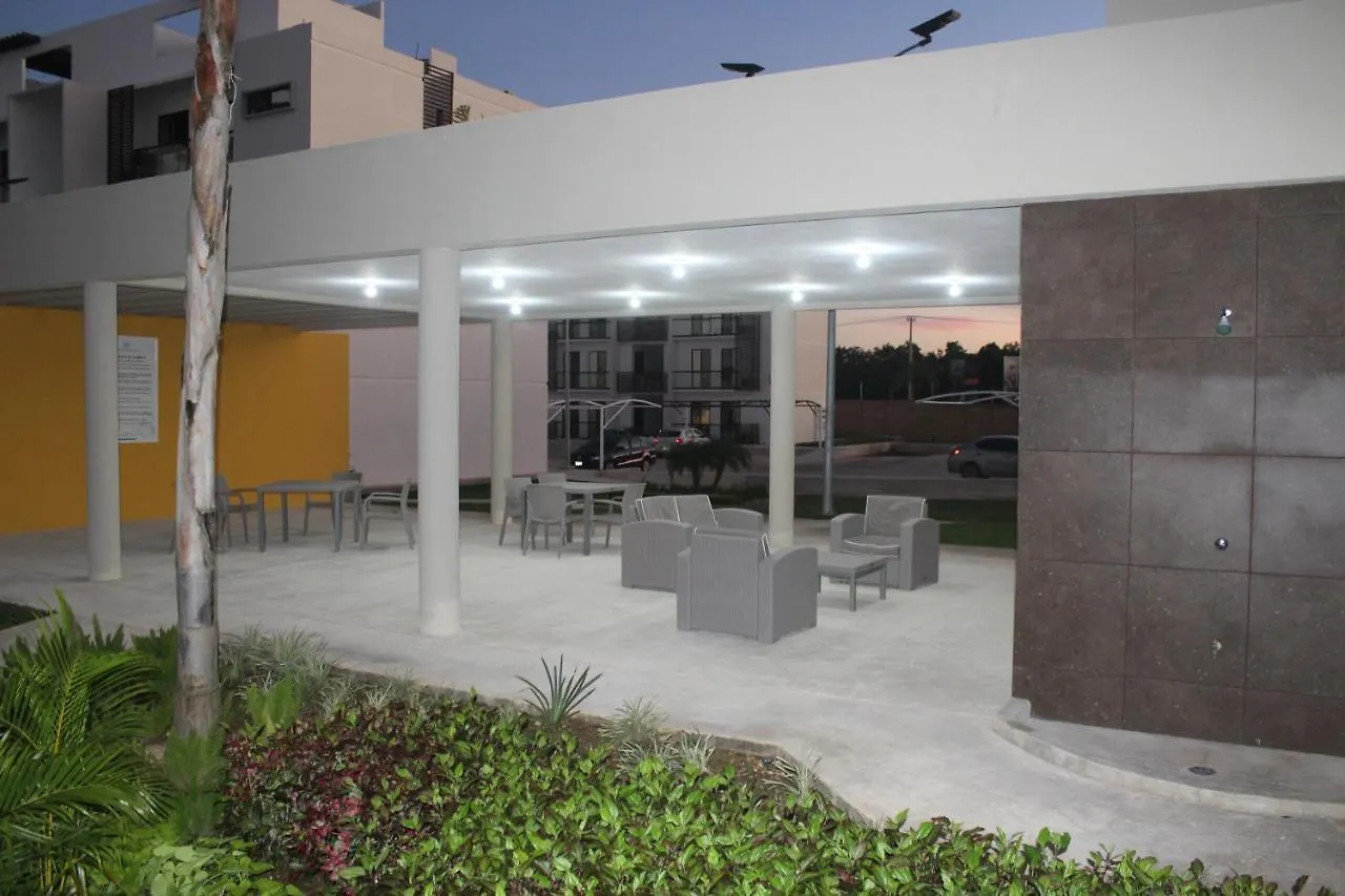 Yellowsub Apartments Cancun Mexico