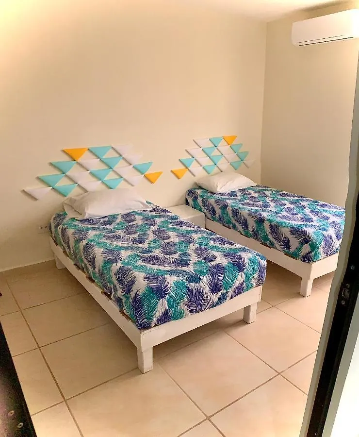 Yellowsub Apartments Cancun